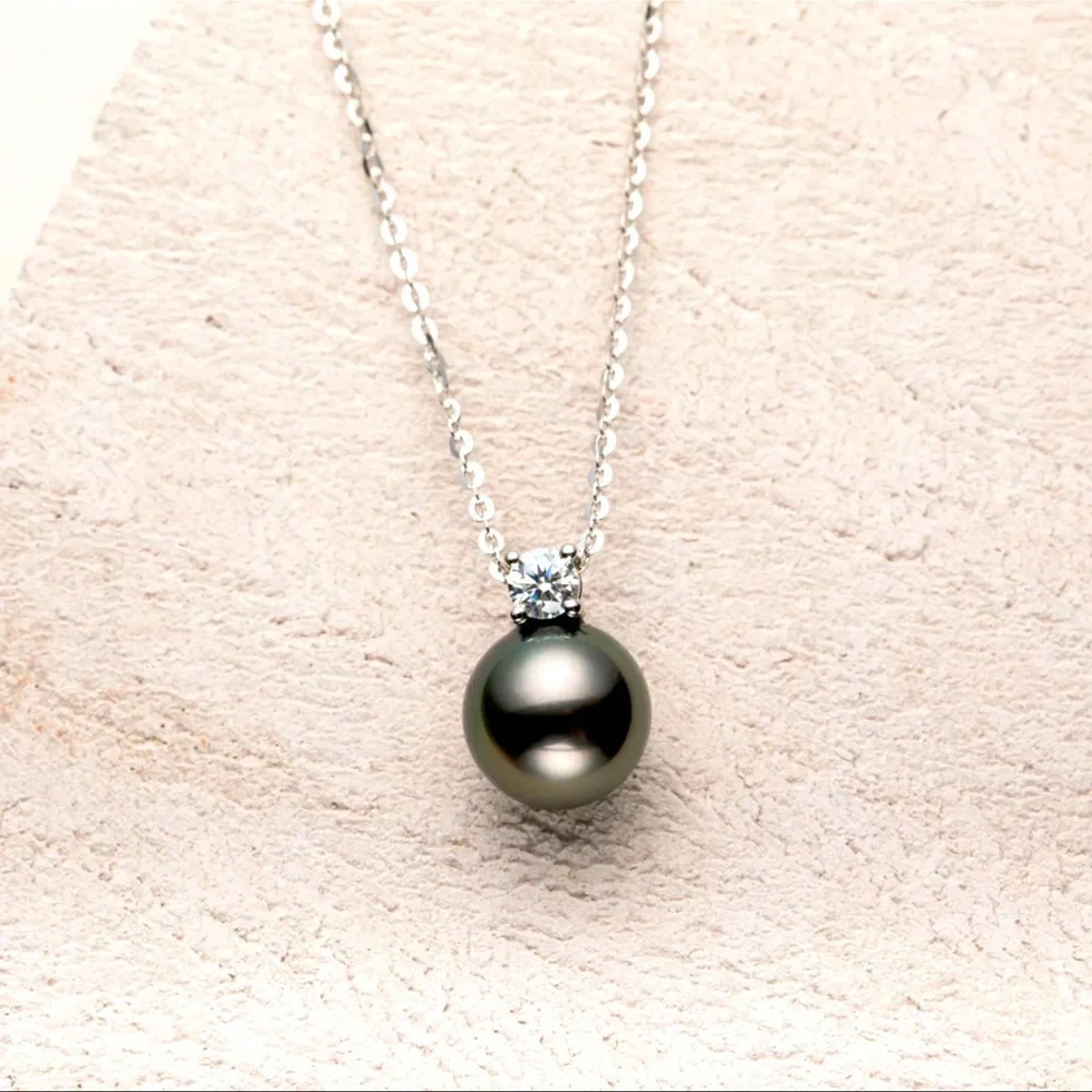 Tahiti necklace with lab diamond moissanite